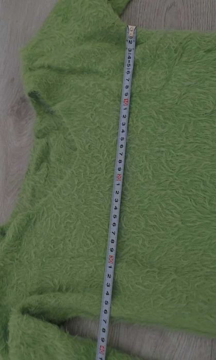 Seledynowy neonowy zielony sweterek XS/S miś włochacz puszysty lekki