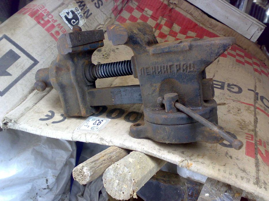 Школьные тиски 80 мм .Ленинград