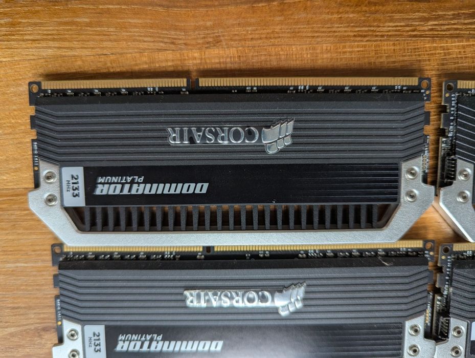 Corsair dominator platinum DDR3 8x8gb 2133 MHz