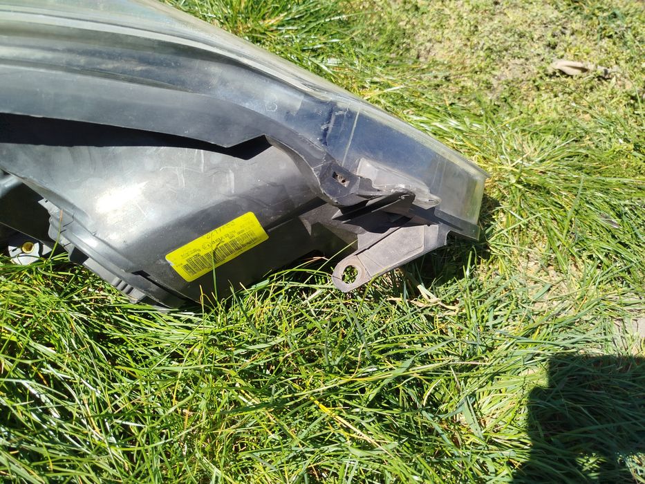 Lampy przednie opel corsa d