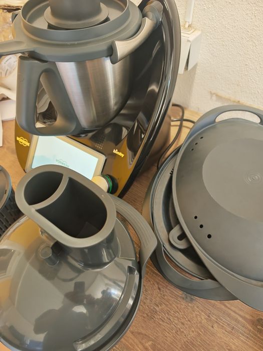 Vorwerk Bimby TM6 Preta Com extras Bom estado
