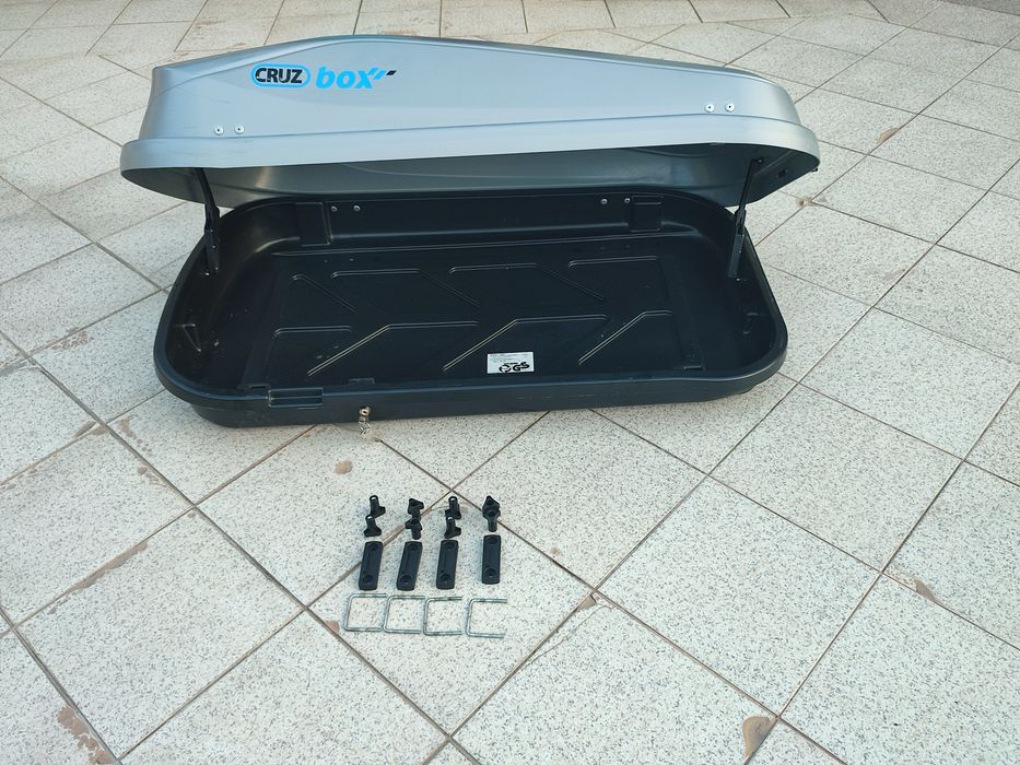 Bagageira de máximo 50kg (320 litros)