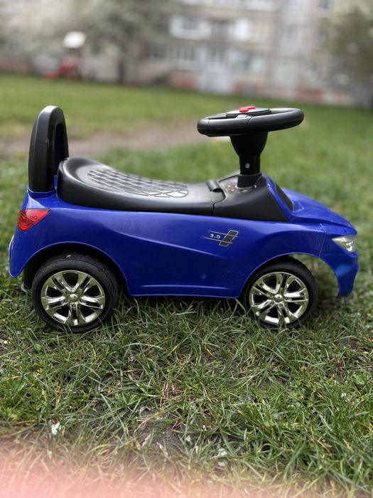 Дитяча машинка каталка-толокар