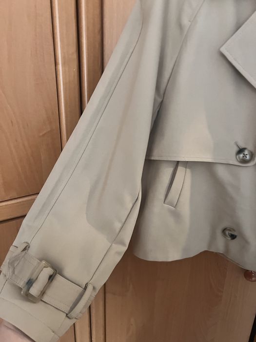 Укорочений тренч від Mohito