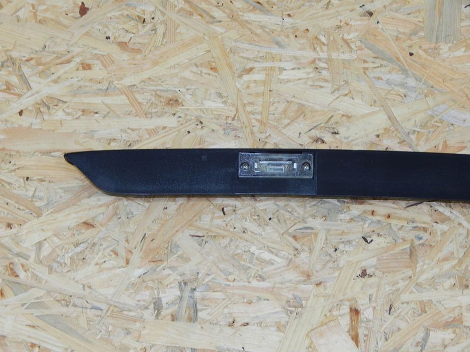 vw t5 listwa blenda klapy bagażnika oświetlenie tablicy struktura 7h08