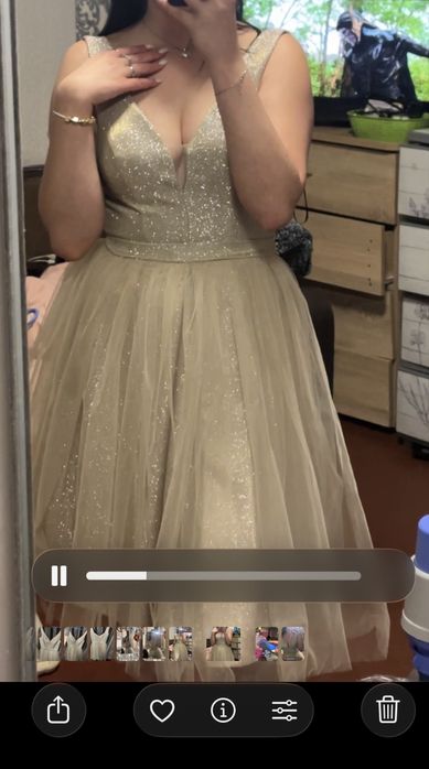 Платье/плаття / сукня ниже колена