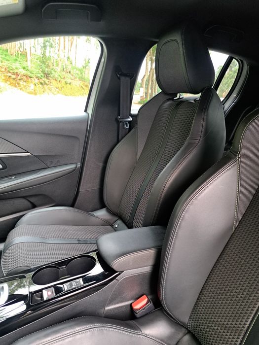 Peugeot e-208 GT LINE de 136cv 100% elétrico