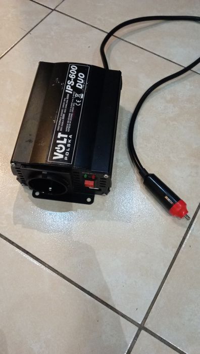 Przetwornica samochodowa 12/24VDC/230 VAC