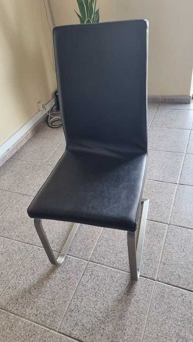 Vendo 6 cadeiras em inox forradas recentemente