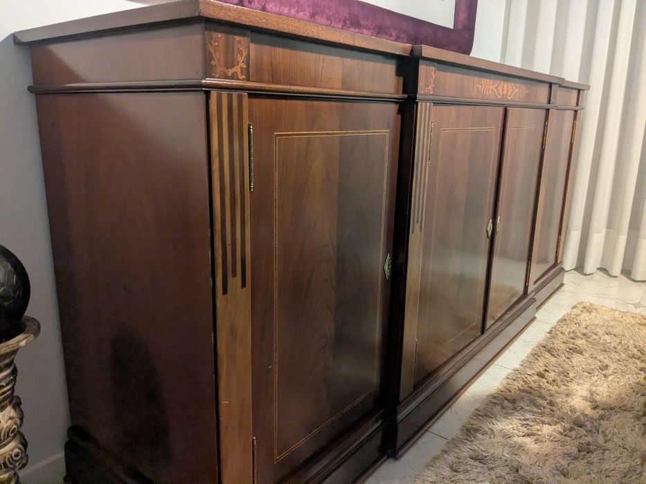 Móvel aparador em madeira de cerejeira, estilo clássico