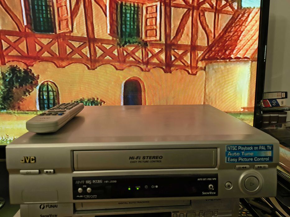 Magnetowid JVC HR-J599EU