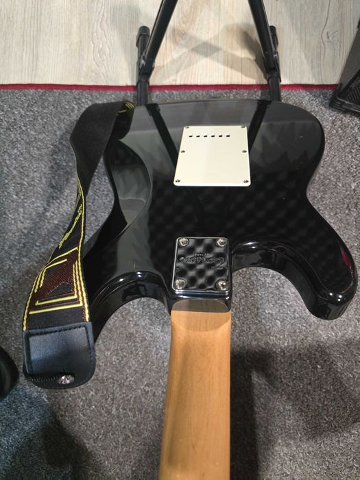 Gitara + Piec z efektami
