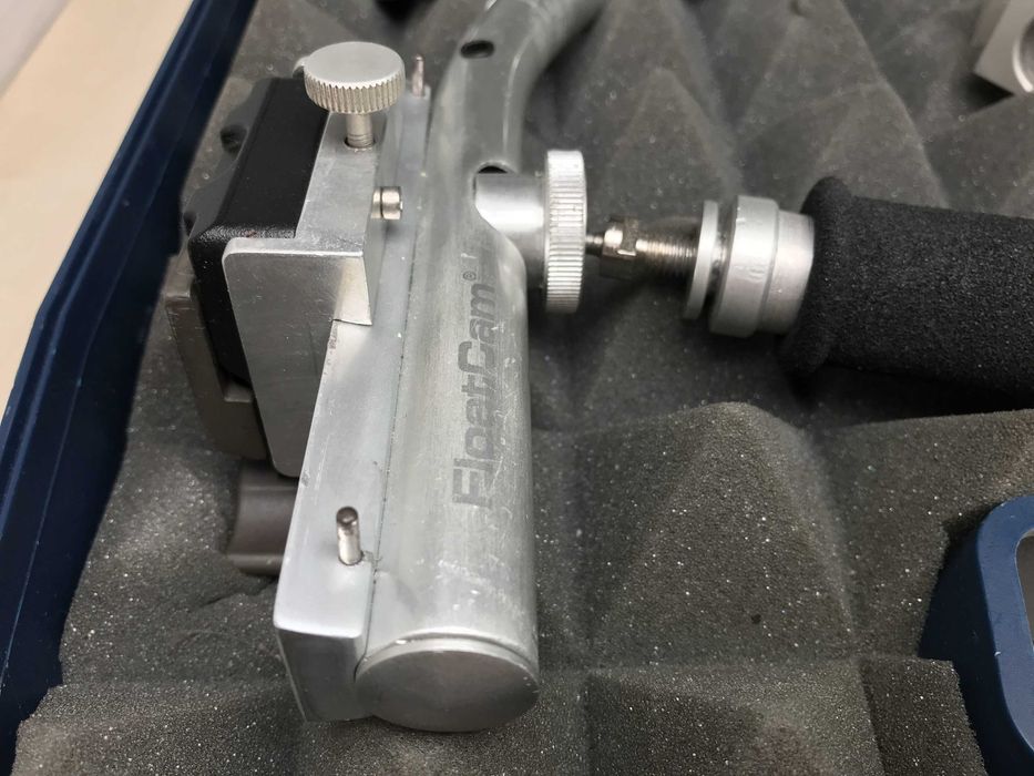 Mechaniczny grawitacyjny stabilizator obrazu kamery FloatCam (gimbal)