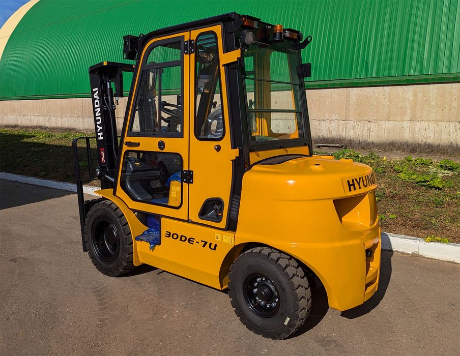 Навантажувач Hyundai 30DE-7 Mitsubishi дизель