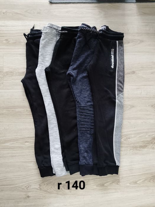 Spodnie rozm 140