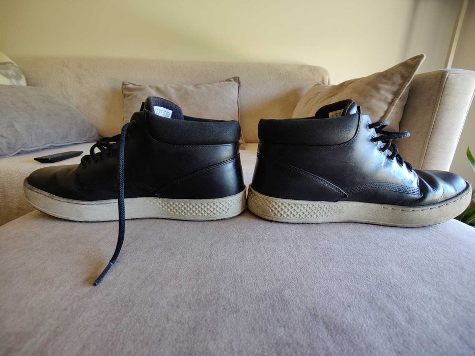 Botas Timberland tam. 43 em excelente estado, pouco uso.