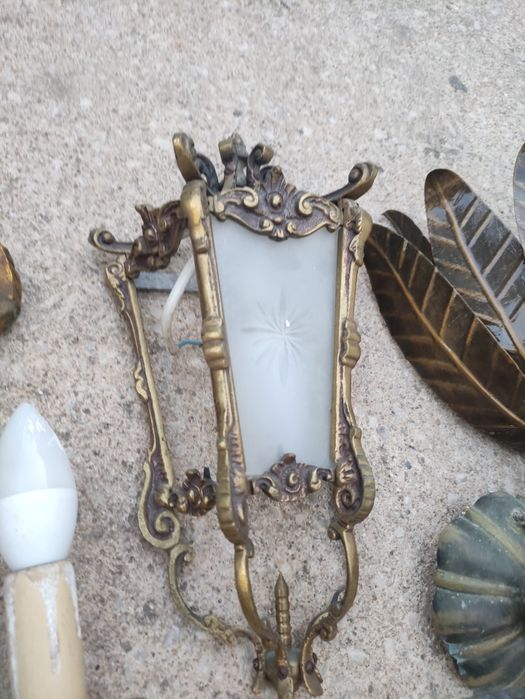 Luminária antiga e moderna