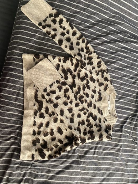 Віддам різний одяг за симвлісну ціну