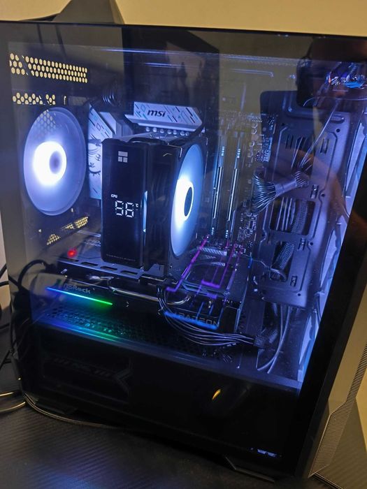 Sprzedam Komputer 32GB DDR5 AMD RYZEN 5 7500F ASRock Radeon RX9060 XT + Monitor + Mysz + Klawiatura + Słuchawki