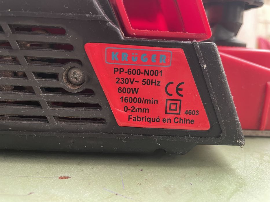 Plaina eléctrica Kruger 600w