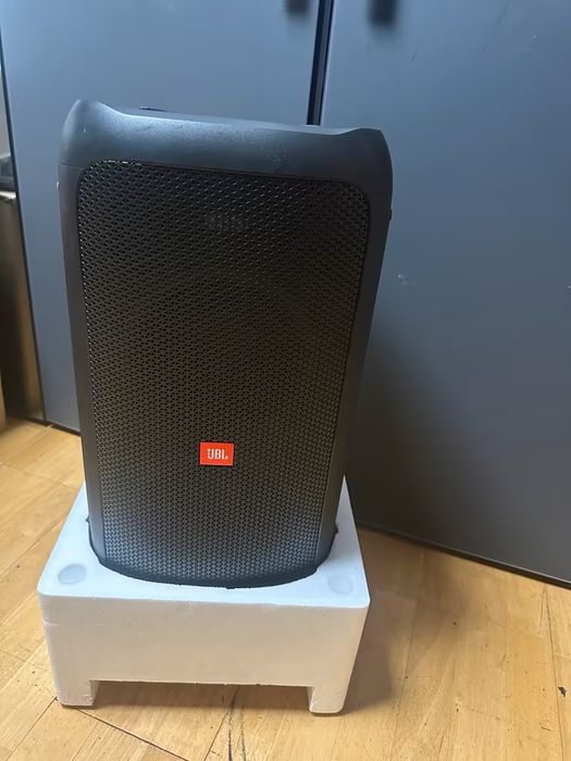 JBL Partybox 100 Bluetooth stan igla