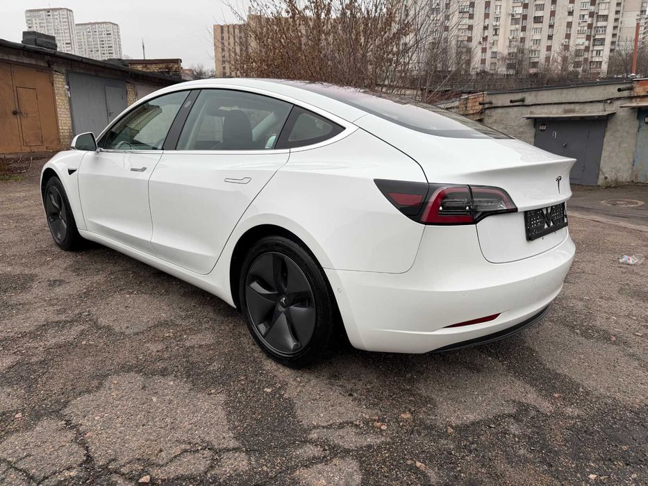 Продам Tesla Model 3 2018