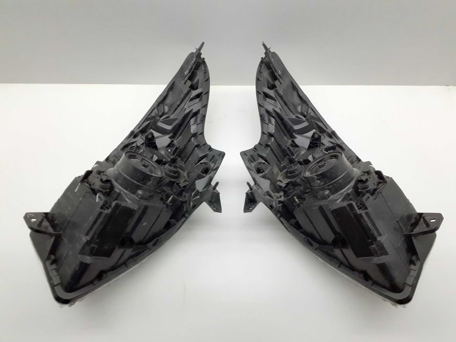 Lampy przednie lewa Prawa Komplet Renault Trafic 3 2014 +