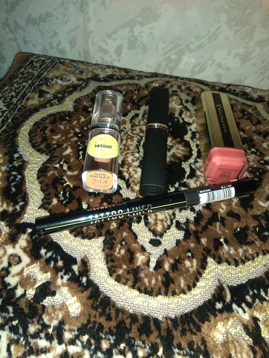 Губная помада L'Oréal