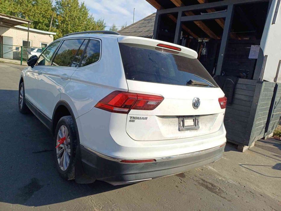 Ляда Тігуан 2 кришка багажника tiguan 2 панель задня tiguan 2018-2024