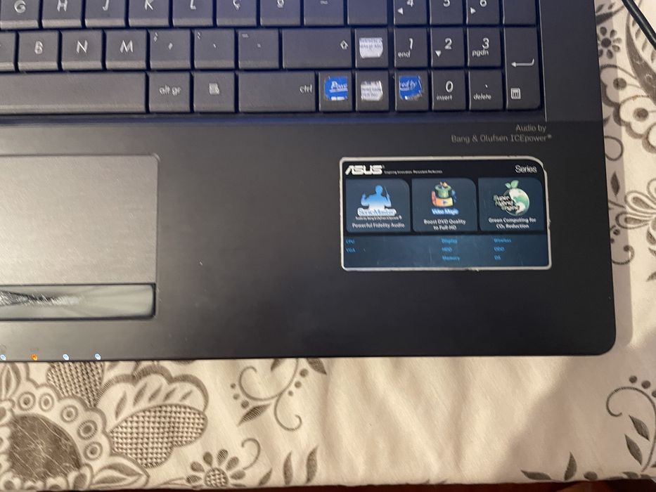 Portatil Asus prateado N73j