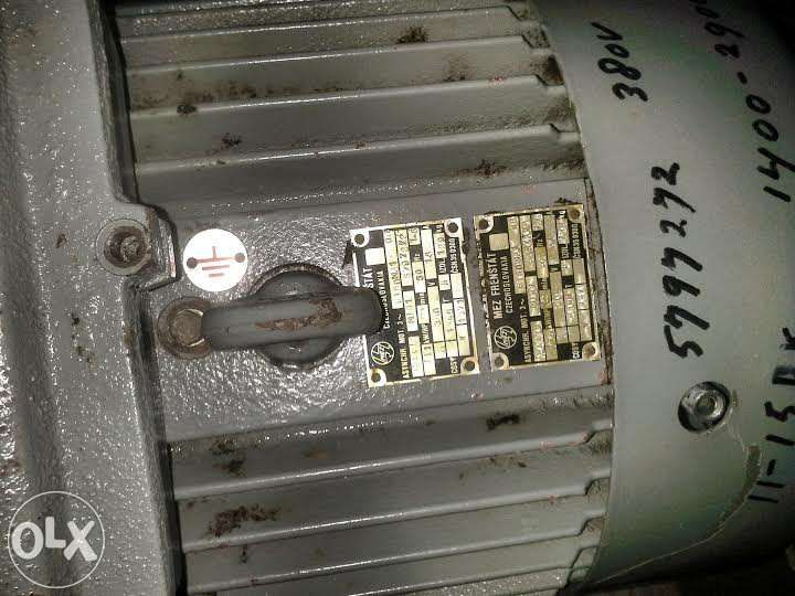 Motor 15 KWA 20hp usado