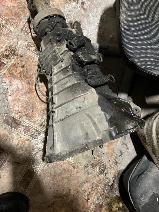 Коробка мерседес 210