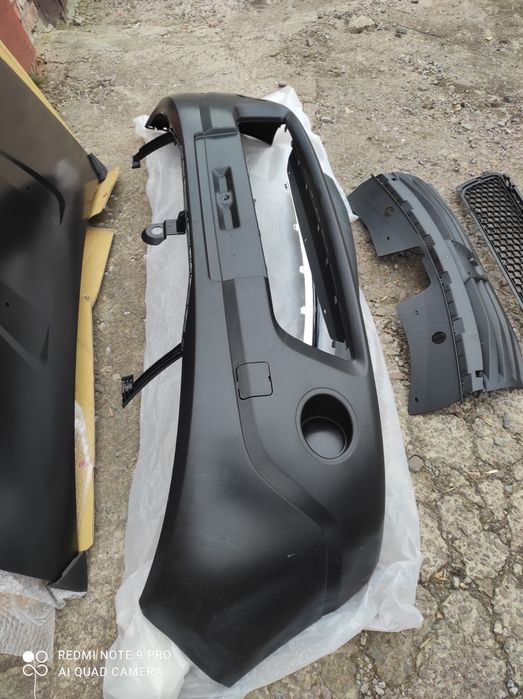 Бампер решотка Dacia Sandero Сандеро