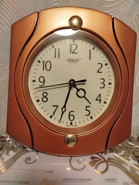 Продам настенные часы