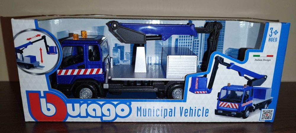 Bburago Municipal VEHICLES Truck W/MAN PLATFORM Burago.