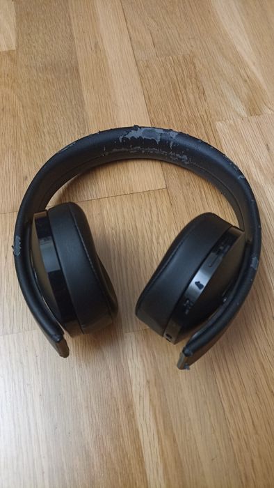 PS4 gold wireless headset