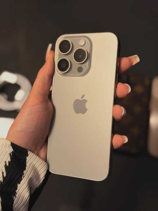 Telefon Apple iPhone 15 Pro 512GB Śliczny Stan