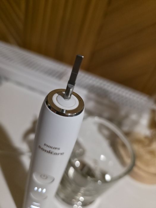 uszkodzona szczoteczka Philips Sonicare