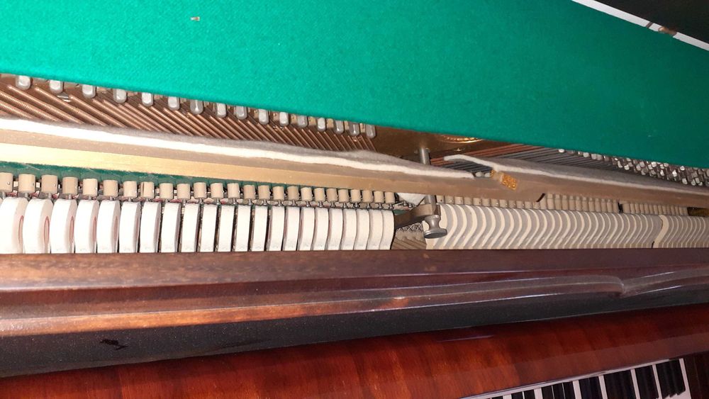 Piano vertical CALISIA