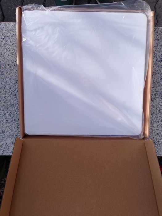plafond LED quadrado de superfície.