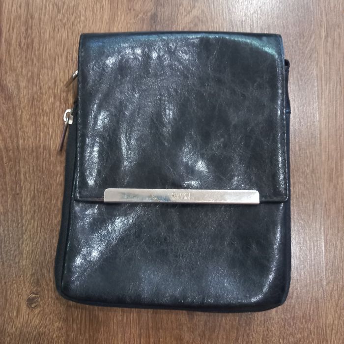 Сумки:  Guess, Valentino, Gucci