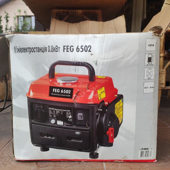 Продам бензогенератор FEG 6502 800вт