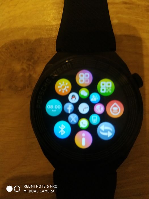 Zegarek smartwatch z funkcją do rozmów