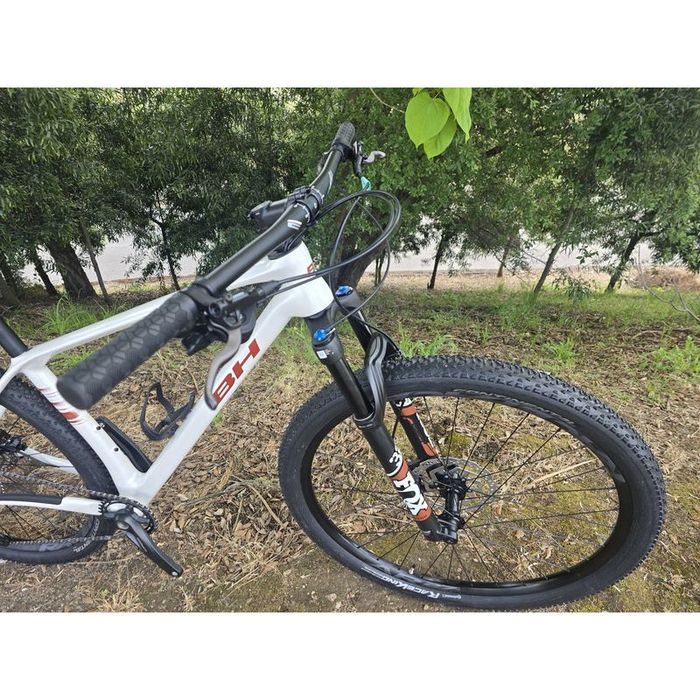 Bh ultimate 29 nova com fox 29