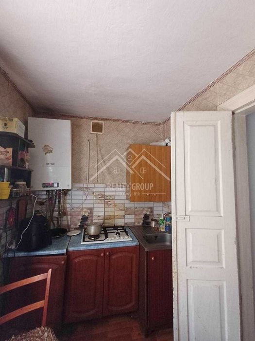 Продаж будинку в Ц-м районі з меблями .