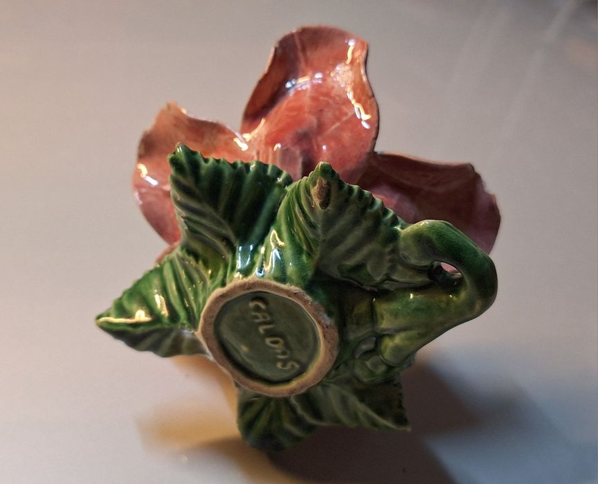 Cerâmica das Caldas da Rainha . Rosa de parede