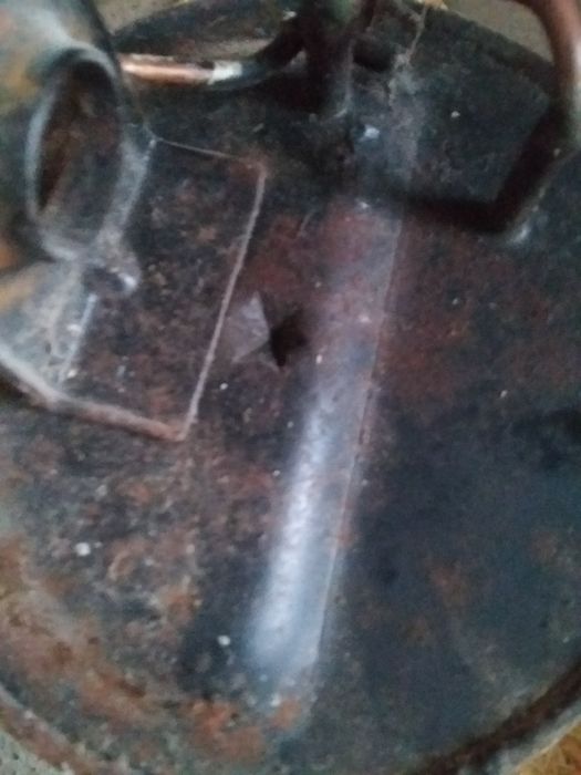 Компресор холодильника,електродвигун.