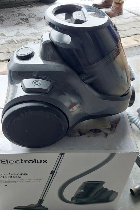 Odkurzacz bezworkowy Electrolux Ease