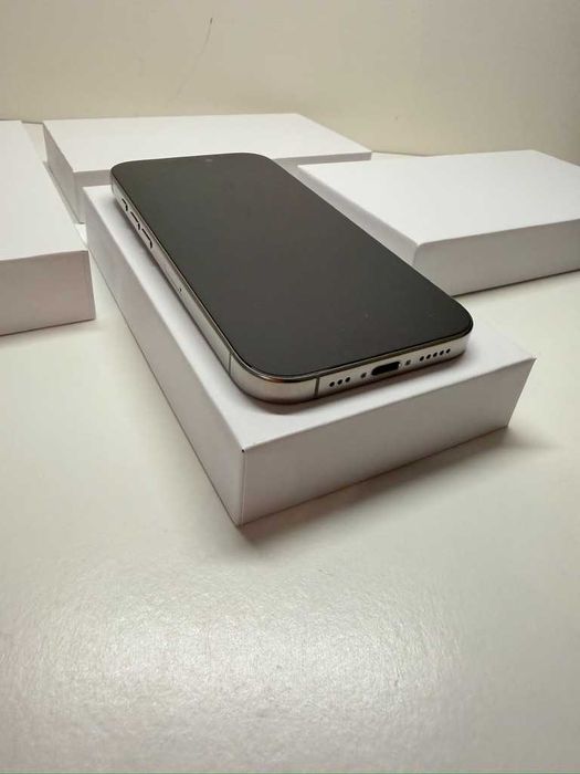 Apple iPhone 15 Pro・128GB・Titânio natural (Fatura e Garantia)