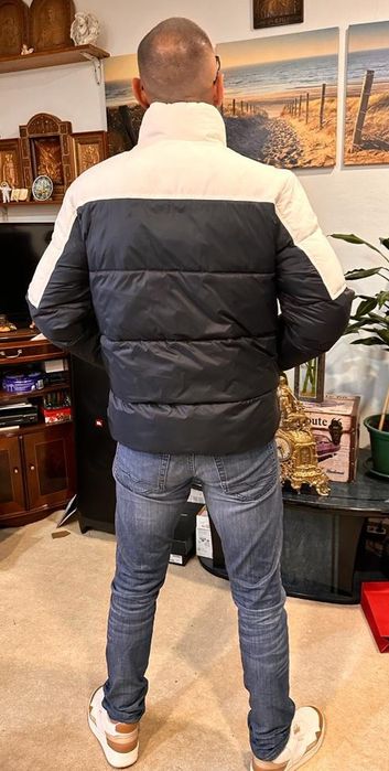 Casacos Calvin Klein. /M/ /L/. 150euros. Leiria